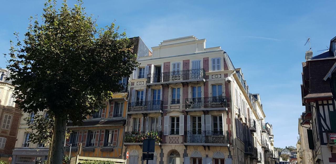 Duplex 50 M2 Au Pied Des Planches Apartment Trouville-sur-Mer Luaran gambar