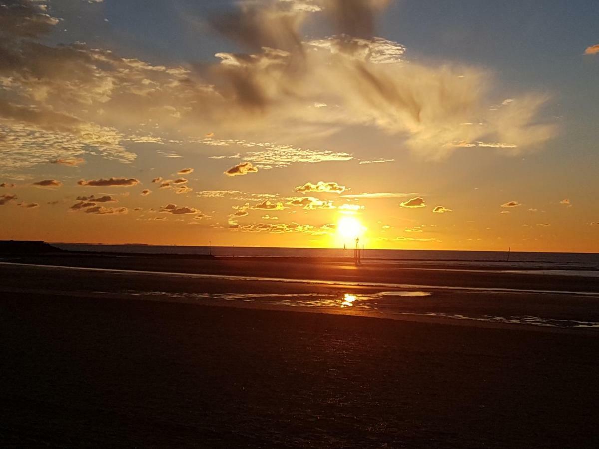 Duplex 50 M2 Au Pied Des Planches Apartment Trouville-sur-Mer Luaran gambar